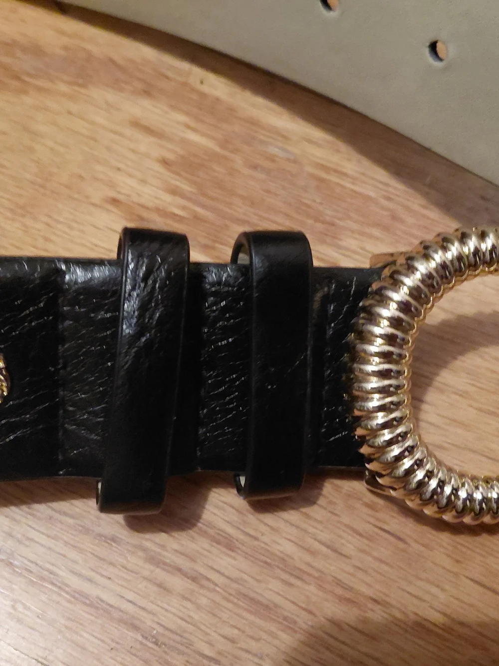 Vince Camuto nwot hole